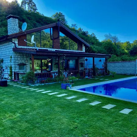 Villa Gizlibahcekabakoz