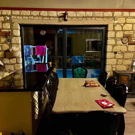Villa Gizlibahcekabakoz *